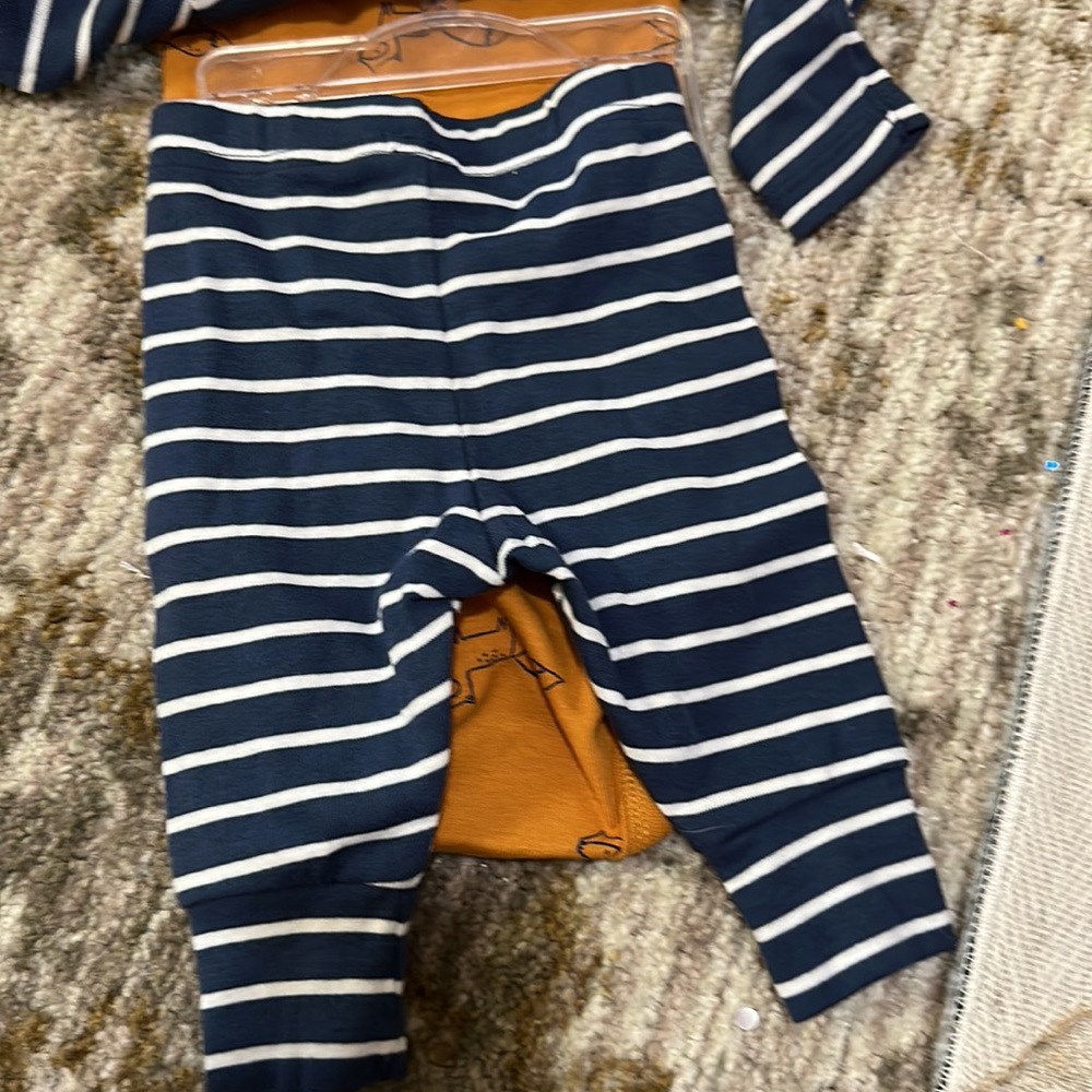 Carters Fox Three piece set - Picture 3 of 3
